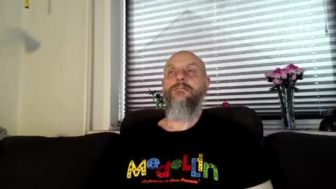 MrLazy online show from 05-20-26, 03:40
