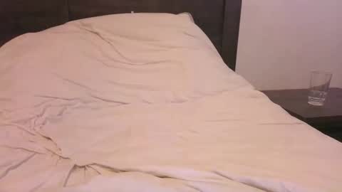 Snapshot of hardwood8686 chatting on 02-28-25, 02:20 Jay online show from 02-28-25, 02:20