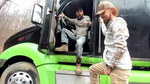 Snapshot of hardworkertn chatting on 02-25-26, 05:22 hardworkertn online show from 02-25-26, 05:22