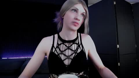 Snapshot of hardy_green chatting on 11-15-25, 05:49 Miss Hardy online show from 11-15-25, 05:49