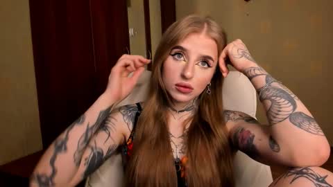 Julia online show from 03-12-26, 04:51