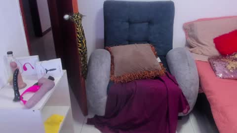 Snapshot of harly_queen77 chatting on 01-15-25, 04:11 Harly online show from 01-15-25, 04:11