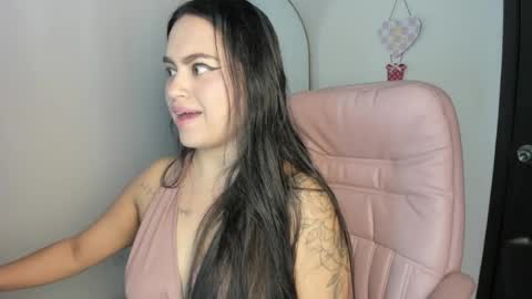 Snapshot of harmony_murr chatting on 05-16-26, 05:23 vanessa online show from 05-16-26, 05:23
