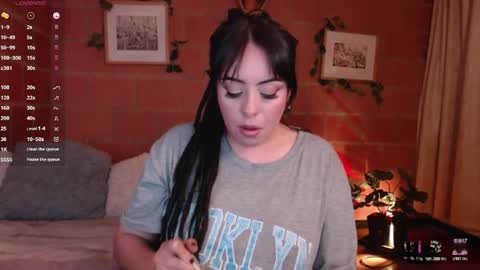 Snapshot of harmonyy01 chatting on 05-11-26, 01:22 Harmony Please help me to reach 100 thumbs up online show from 05-11-26, 01:22