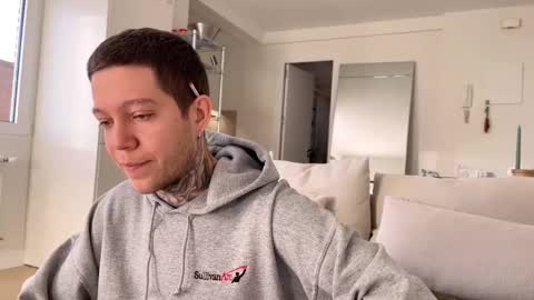 Snapshot of harry_jen chatting on 12-23-24, 08:44 TAP HERE choise Harry tattoo on chest Jen curls hair online show from 12-23-24, 08:44