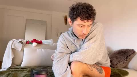 Snapshot of harry_jen chatting on 12-30-24, 09:05 TAP HERE choise Harry tattoo on chest Jen curls hair online show from 12-30-24, 09:05