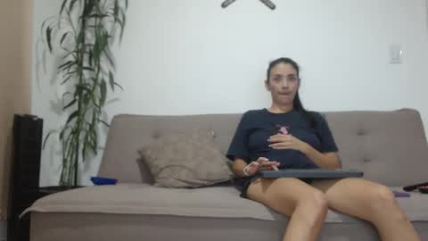 Snapshot of harrycum4you chatting on 04-17-26, 03:09 hannaandharri online show from 04-17-26, 03:09