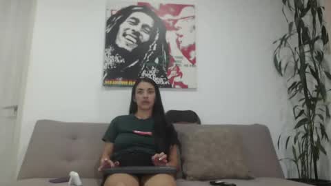 Snapshot of harrycum4you chatting on 06-25-26, 02:44 hannaandharri online show from 06-25-26, 02:44
