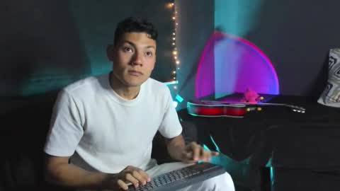  ... online show from 10-08-25, 04:37