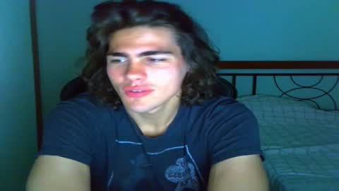 Snapshot of harryking1 chatting on 06-12-26, 05:23 harryking1 online show from 06-12-26, 05:23
