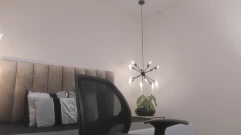 Harry Jones online show from 02-18-25, 05:21