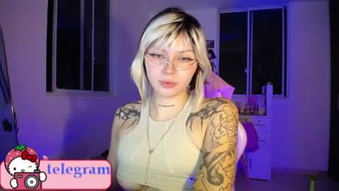 Snapshot of harumi09 chatting on 08-06-26, 02:35 harukitty online show from 08-06-26, 02:35