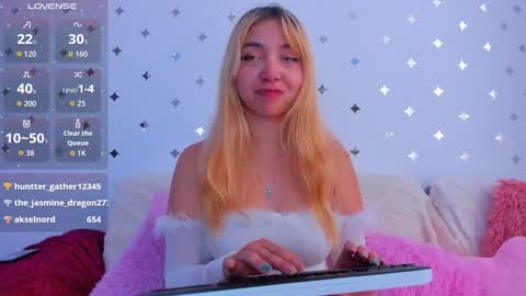 Sophia Blossom online show from 10-22-25, 08:52