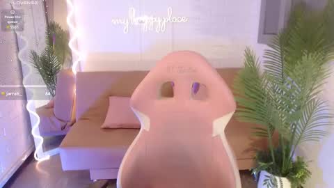 Snapshot of haruu_tay chatting on 03-12-25, 12:10 Haru online show from 03-12-25, 12:10