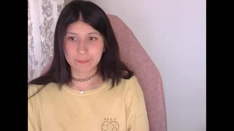 Snapshot of hasley_bbylee chatting on 05-20-26, 09:32 lady online show from 05-20-26, 09:32
