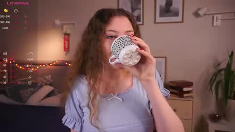 Snapshot of hasta_la_kissy chatting on 01-07-26, 05:21 Mary online show from 01-07-26, 05:21