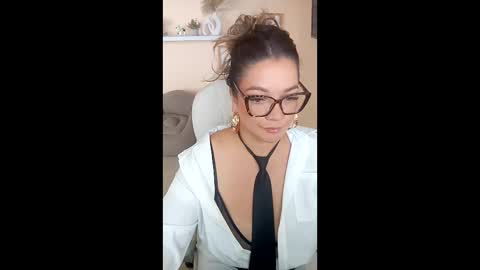 leila online show from 06-10-26, 05:56