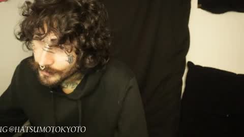 More content   2   online show from 02-21-25, 01:55