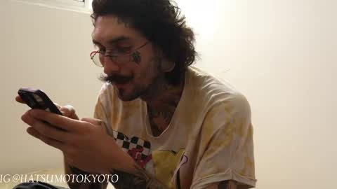 More content   2   online show from 03-08-25, 07:53