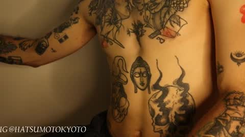 More content   2   online show from 03-08-25, 10:56