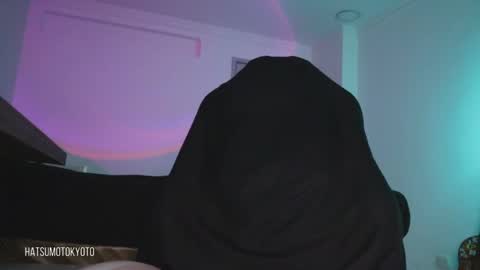 More content   2   online show from 10-11-25, 05:50