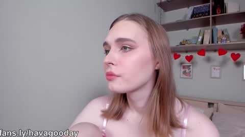 Snapshot of havagooday chatting on 02-14-26, 06:43 Mia online show from 02-14-26, 06:43