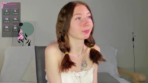 Lola online show from 11-24-25, 08:14