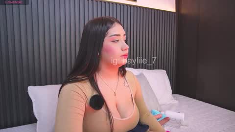 haylie  See you tonight at 8pm Colombia time online show from 02-17-26, 05:26