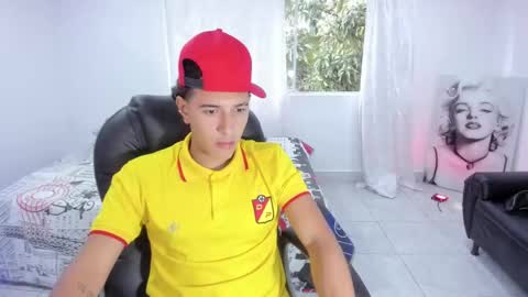 Snapshot of haydenn_boy chatting on 10-15-25, 01:55 Hayen Boy online show from 10-15-25, 01:55