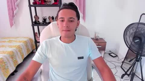 Snapshot of haydenn_boy chatting on 11-01-25, 07:16 Hayen Boy online show from 11-01-25, 07:16