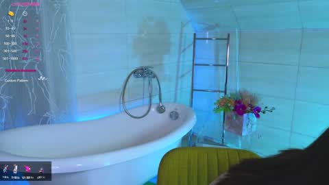 Hayle online show from 01-12-25, 01:42