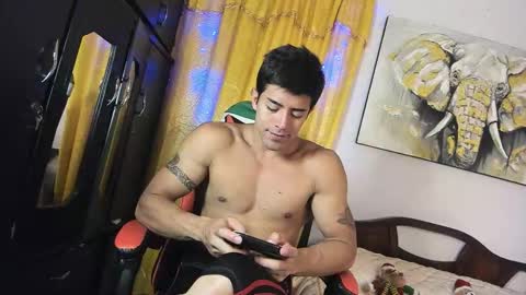 Snapshot of hazbinstudio chatting on 12-20-25, 02:51 hazbinstudio online show from 12-20-25, 02:51