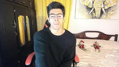 Snapshot of hazbinstudio chatting on 12-23-25, 06:55 hazbinstudio online show from 12-23-25, 06:55