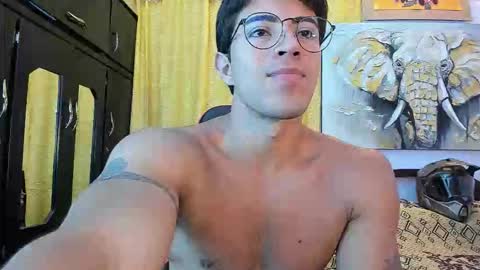 Snapshot of hazbinstudio chatting on 01-15-26, 01:32 hazbinstudio online show from 01-15-26, 01:32