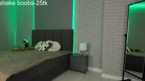 Liya dont forget to thumbs up me online show from 10-26-25, 11:16