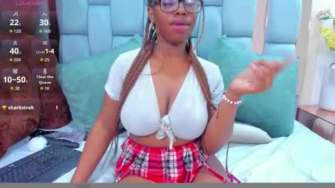 hazel_lanee online show from 11-10-25, 12:09