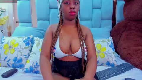 hazel_lanee online show from 11-24-25, 04:12