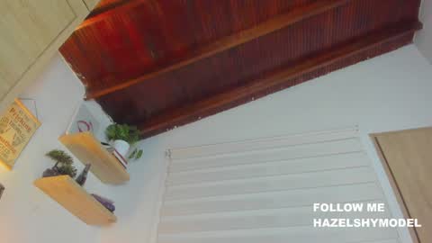 Im Hazel online show from 12-22-24, 03:00