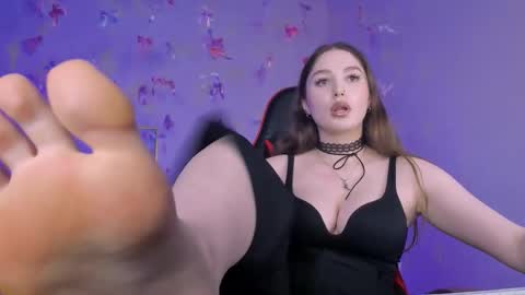 Hazel online show from 11-17-25, 12:11