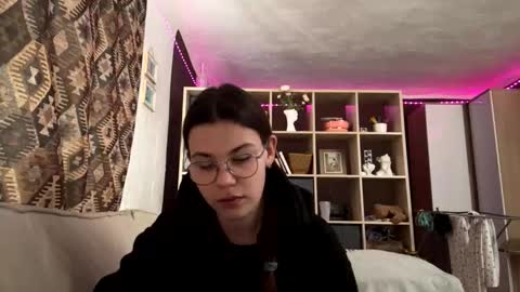 Snapshot of hazelchesick chatting on 02-22-26, 10:14 Chloe online show from 02-22-26, 10:14