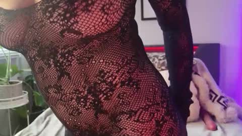 Hazeleo online show from 12-22-25, 08:39