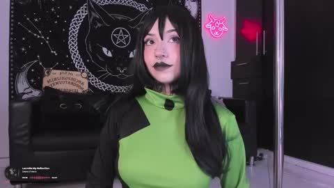 Hazell Witch online show from 10-31-25, 04:52