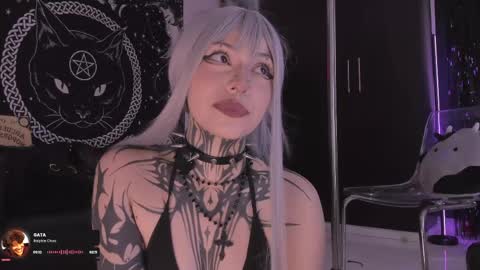 Snapshot of hazellwitch chatting on 05-30-26, 08:39 Hazell Witch online show from 05-30-26, 08:39