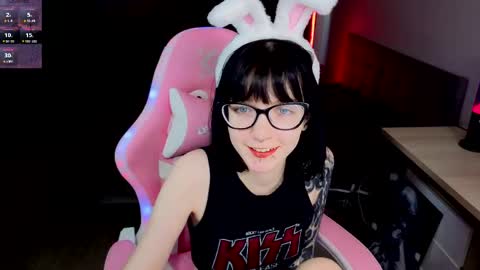 hazeltompson online show from 04-08-26, 12:16