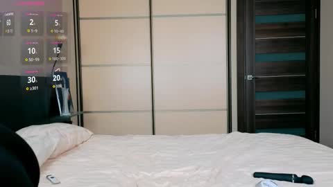 Snapshot of hazeltrue chatting on 10-24-25, 06:26 hazeltrue online show from 10-24-25, 06:26