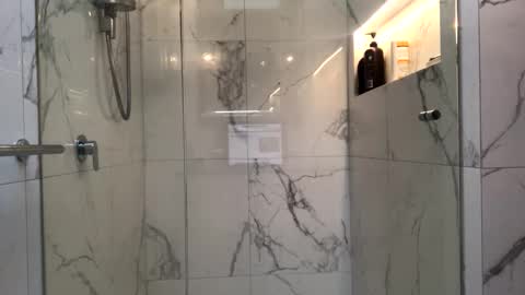 Snapshot of hb2283 chatting on 12-21-25, 07:32 h babe online show from 12-21-25, 07:32