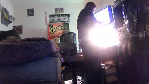 Snapshot of hbdj2164 chatting on 02-12-26, 10:21 hbdj2164 online show from 02-12-26, 10:21