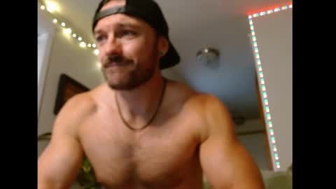 Snapshot of hbdude27 chatting on 10-30-25, 12:23 RinnDude35 online show from 10-30-25, 12:23