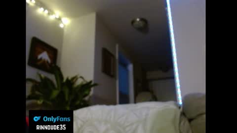 Snapshot of hbdude27 chatting on 11-11-25, 12:43 RinnDude35 online show from 11-11-25, 12:43