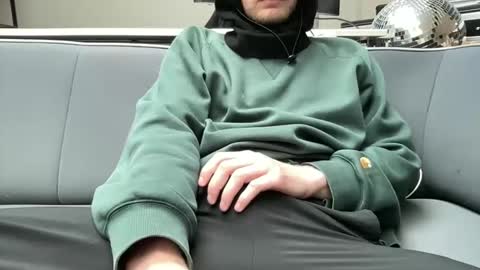 hchappel19 online show from 10-05-25, 01:42